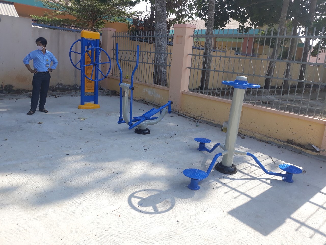mua xà kép ngoài trời ở đâu